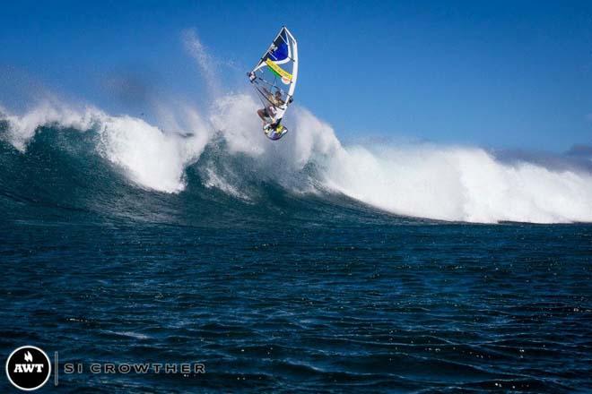 It has been so fun watching Graham link powerful turns and huge moves, he will be one to watch in the Double Elimination © Si Crowther / AWT http://americanwindsurfingtour.com/